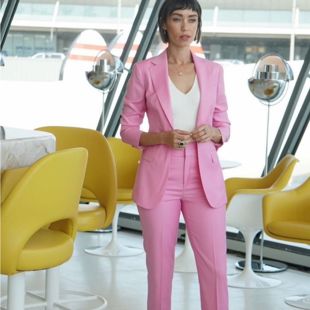 Elegant Pink Women's Suit